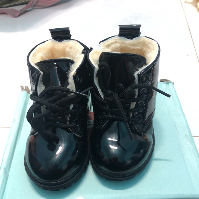 Giày boot da bóng