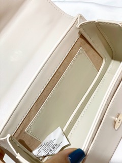 Túi size 22cm mẫu mới màu trắng