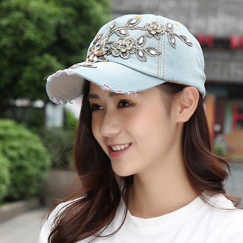 Mũ lưỡi trai vải jean thêu hoa cá tính