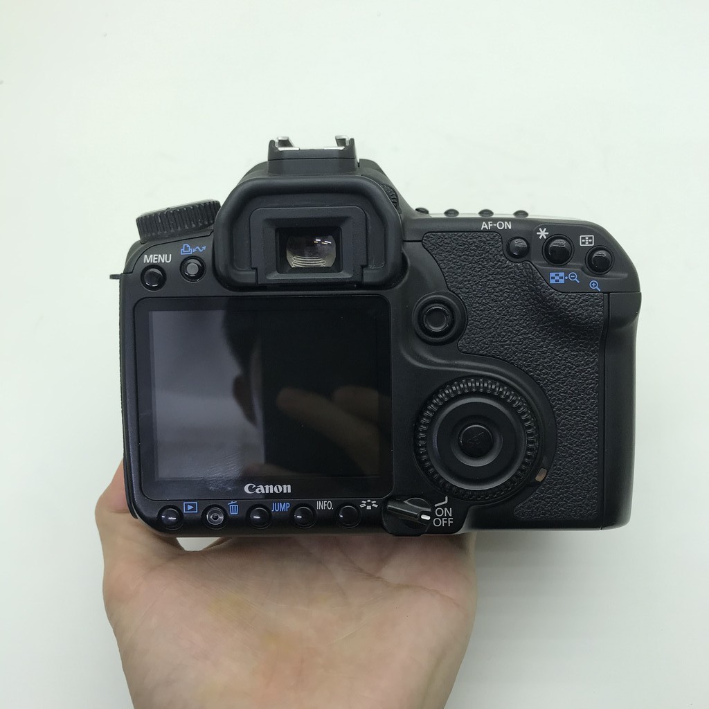 Máy ảnh Canon 40D kèm lens 28-80 ngoại hình 90%