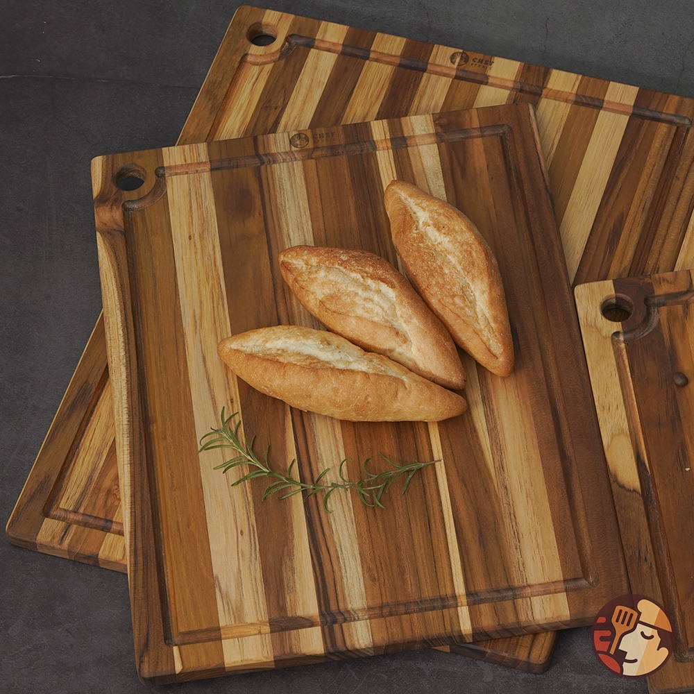 Thớt gỗ Teak Chef Studio cao cấp hình chữ nhật, có rãnh và lỗ treo, dùng cho cắt thái và trang trí