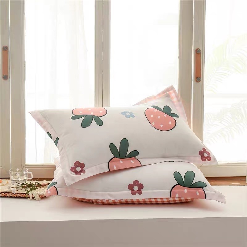 Set Chăn Ga Dâu Tây Ga Caro Hồng Cam Cotton Poly Siêu Đáng Yêu (Shinbedding.shop)