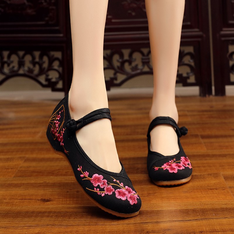 Giày Vải Thêu hoa đào cổ trang 3cm