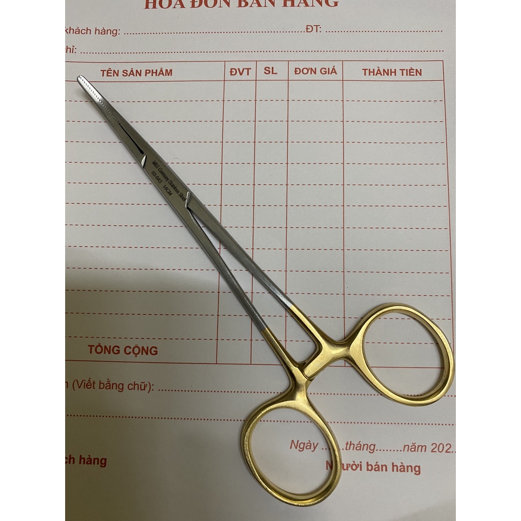 Pank cong chuôi vàng thẩm mỹ