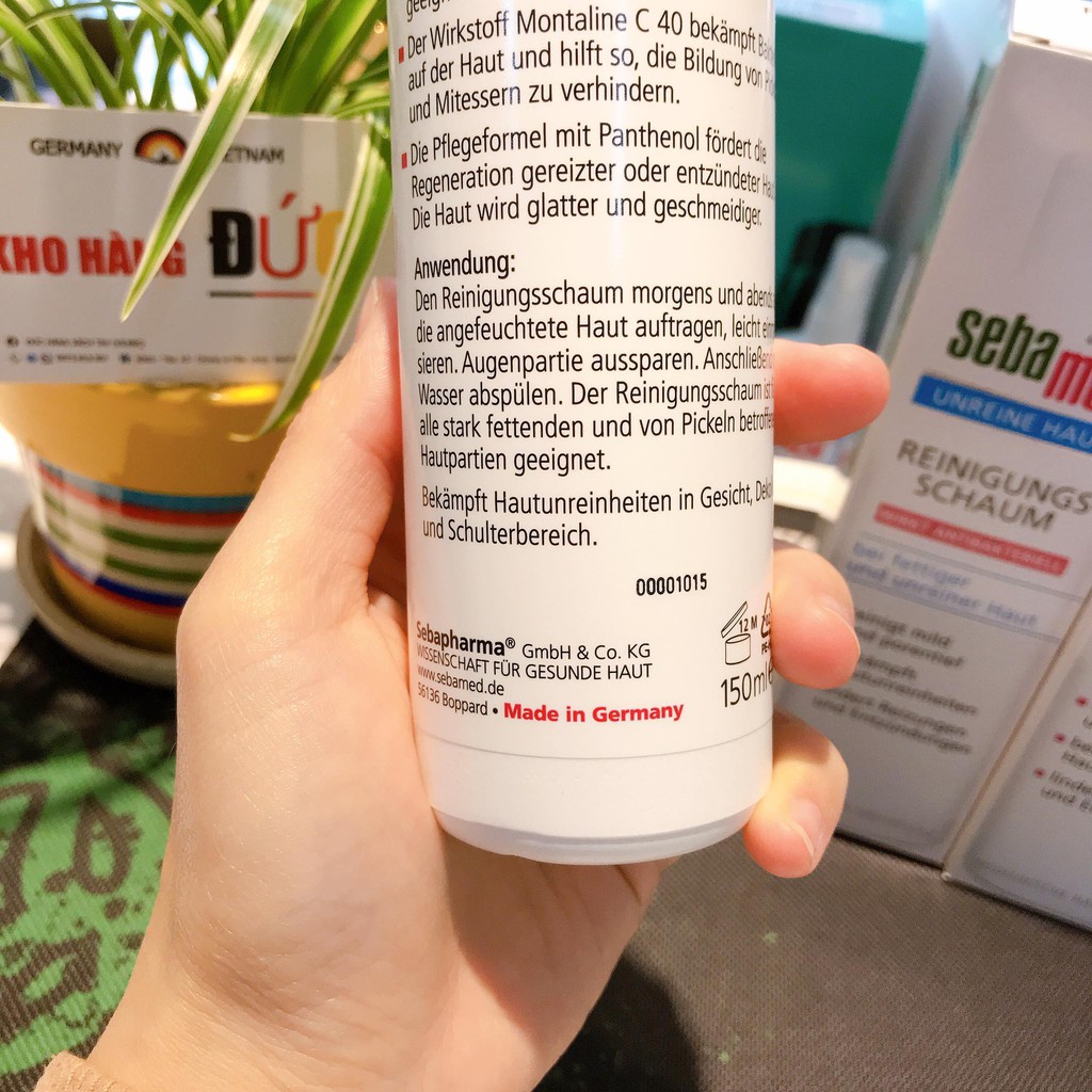 Sữa Rửa Mặt Tạo Bọt Seba Med Cho Da Mụn Của Đức - 150ml