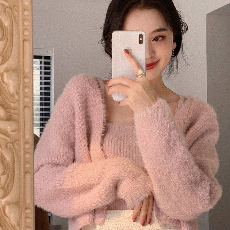 Set 2 món len lông thỏ - Áo khoác croptop - Áo quây hai dây  trẻ trung nữ tính