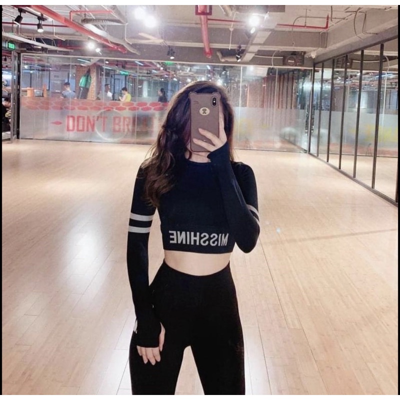 Áo Crop dài tay miss