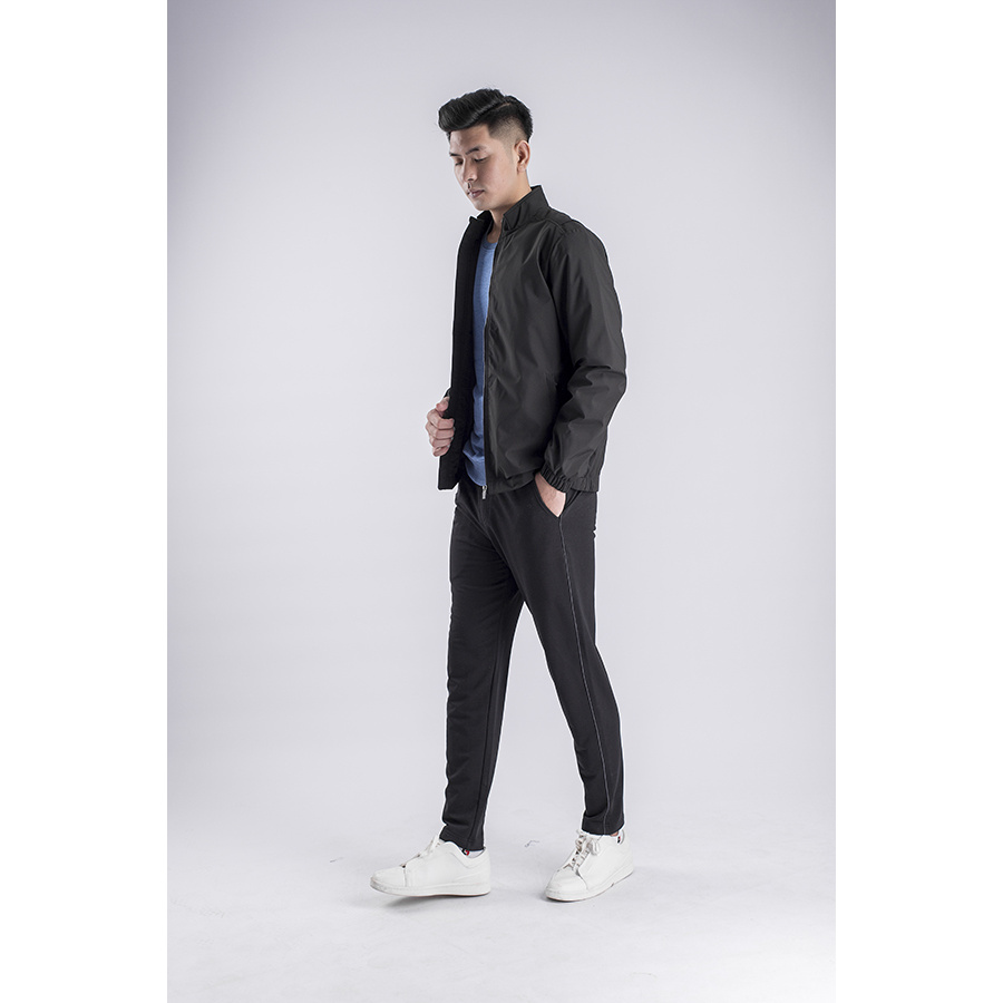 Áo khoác gió nam 2 lớp Aristino AJK018W8 Jacket dáng suông vừa bo tay bo gấu tiện lợi vải Polyester bền màu sắc nét