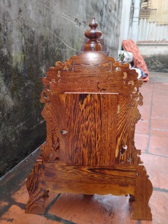 ĐỒNG HỒ GỖ MUN ĐUÔI CÔNG