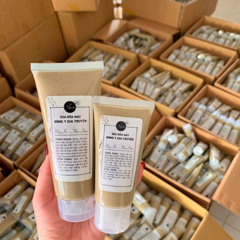 Sữa Rửa Mặt Đông Y Gia Truyền Niocs, Giúp Sáng Da Ngăn Ngừa Mụn Hiệu Quả + Tặng nước hoa