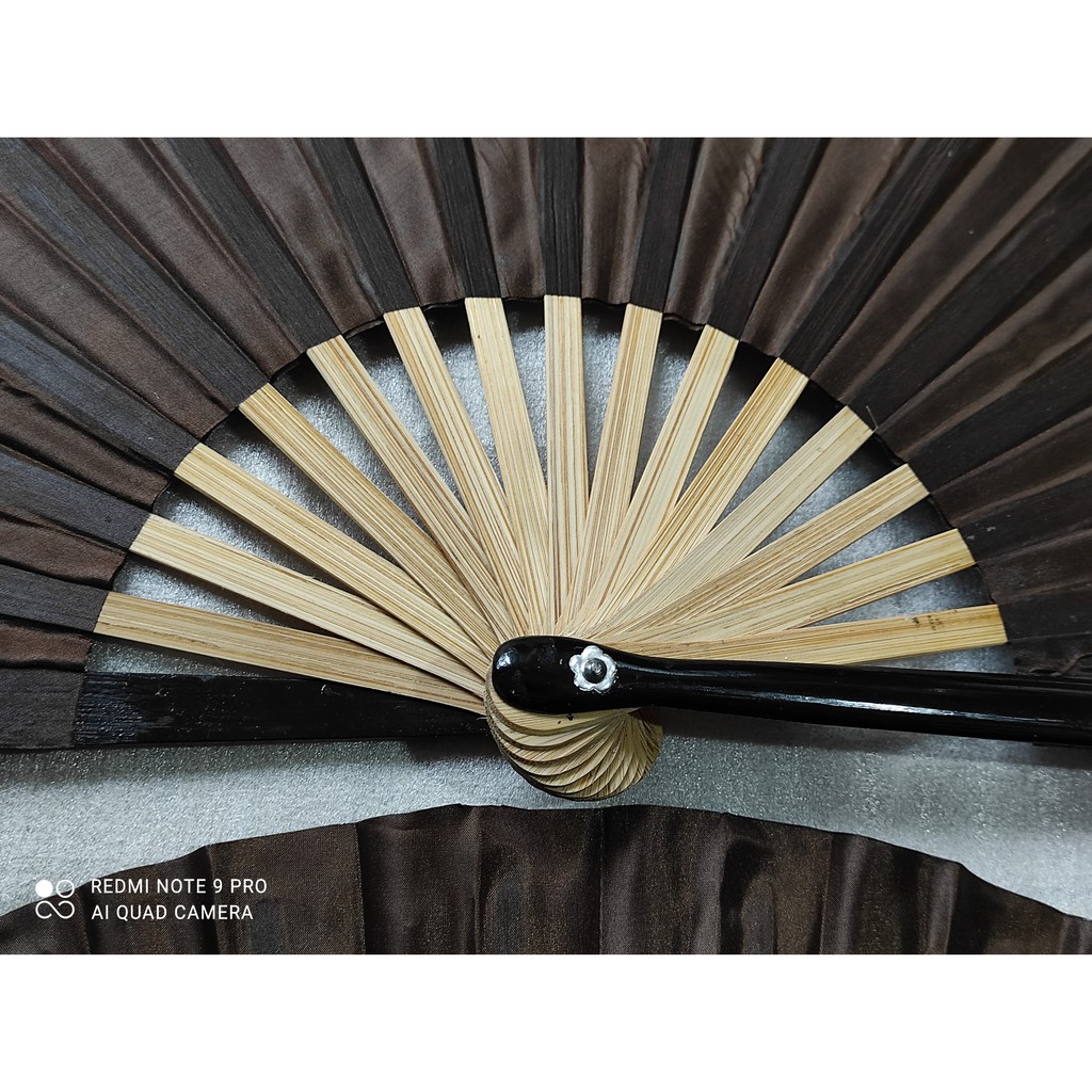 Quạt Vải Lụa (35 - 40cm) Nâu Trơn, Nán Tre, Quạt Cầm Tay