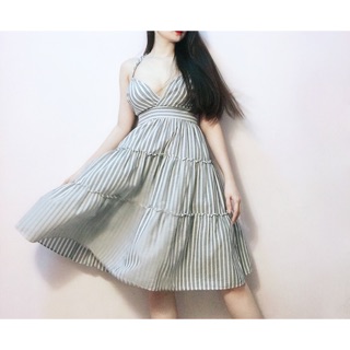 Đầm 2 dây sọc xoè cổ đắp chéo