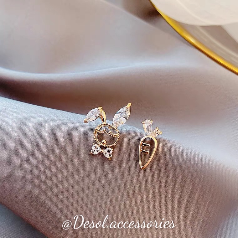 Khuyên tai, bông tai thiết kế độc đáo kết hợp thỏ và cà rốt Rabbit and Carrot ER038 Desol.accessories