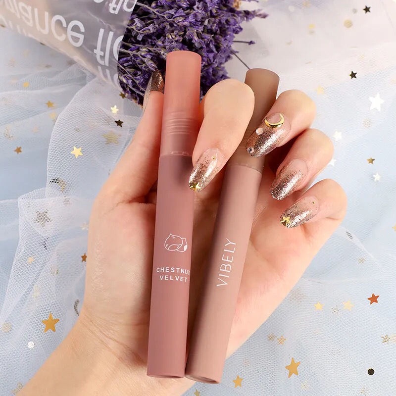 Korean Chestnut Lip Lacquer, Chestnut Brown Mud Color Lipstick, Velvet, Matte Finish Lip Mud, Lipstick, No Fading, Easy to Push, Gentle and Graceful, Student, Female