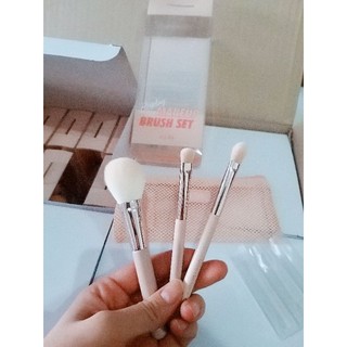 Bộ cọ trang điểm clio