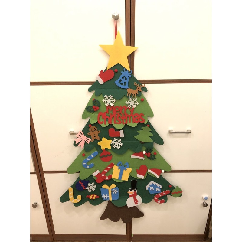 [LOẠI 1]Cây thông noel vải dạ dán dính 5 lớp - 32 phu kien - 105x70cm - kèm đèn | BigBuy360 - bigbuy360.vn