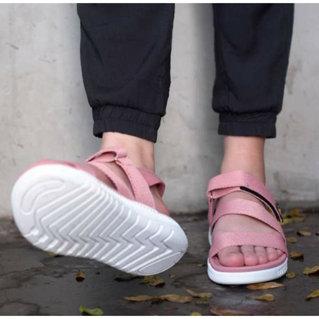 Giày sandal nữ FACOTA hồng đế trắng quai dù, đi học [Freeship]