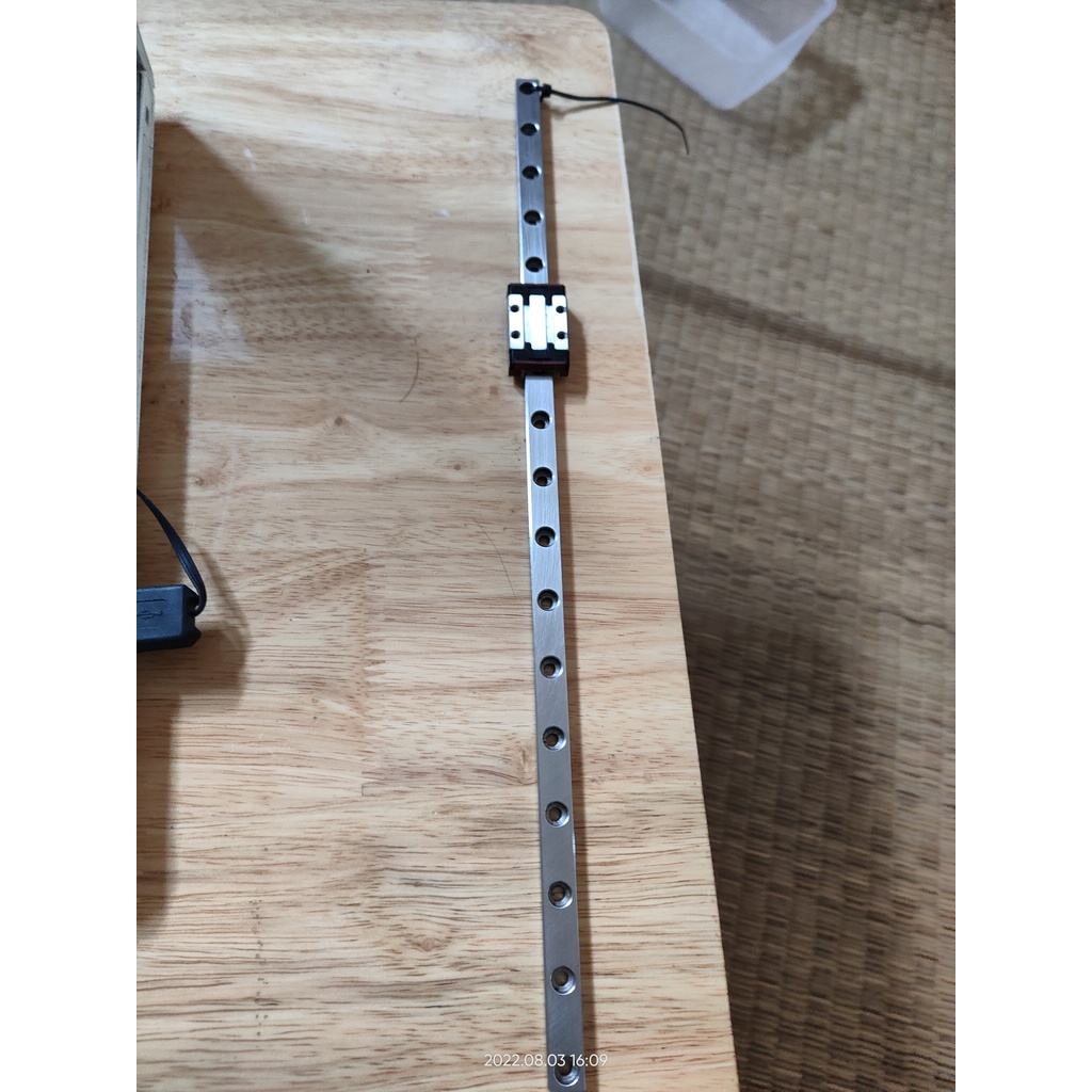 Ray trượt vuông 9 330mm Rexroth R044281301 1 Block