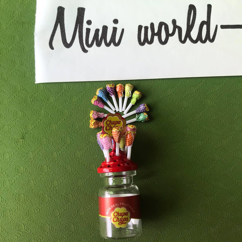 Mô hình hũ kẹo mút chupa chups mini tí hon tỉ lệ 1/12 trang trí nhà búp bê. Sản phẩm là đồ chơi tí hon ko phải kẹo thật.