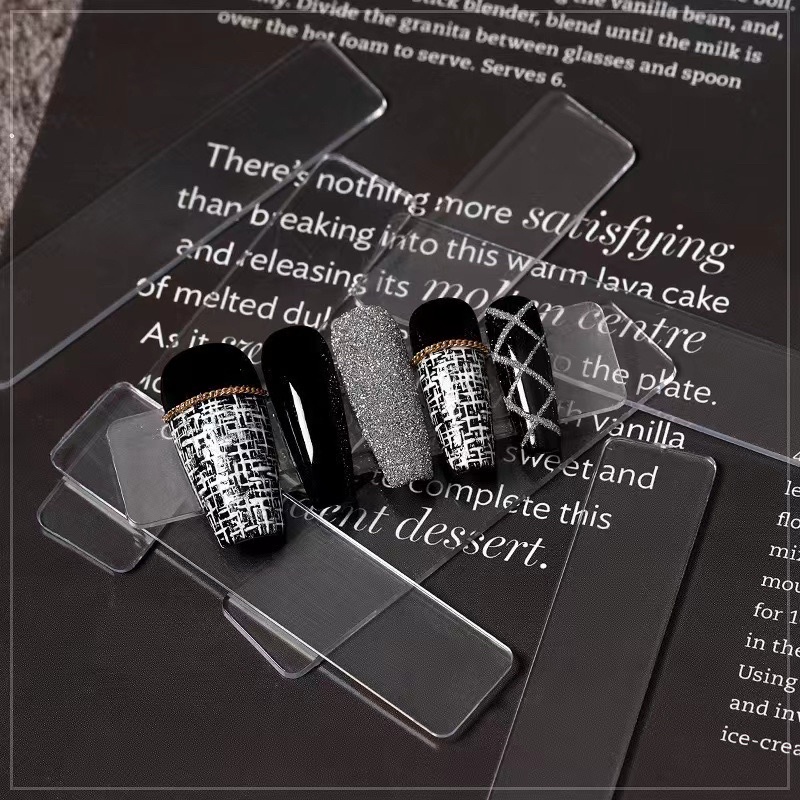 Bộ 50 miếng thanh vuông trong trưng bày móng nail