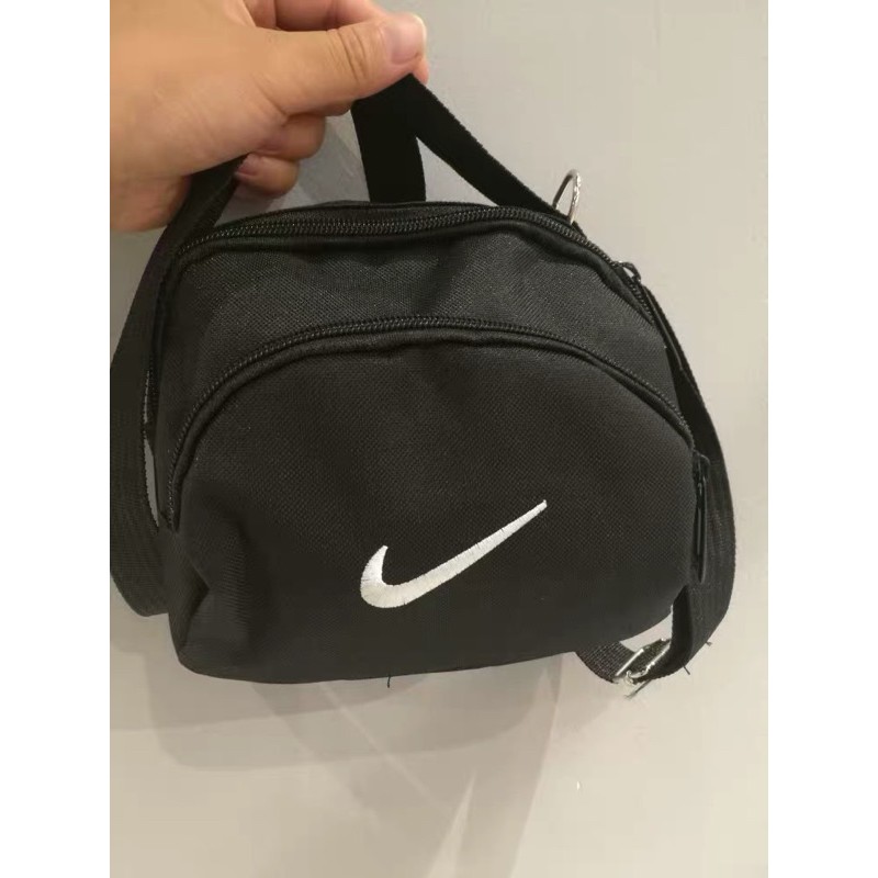 Túi mini đeo chéo dành cho cả nam và nữ