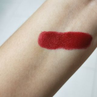 Son velvet matt Essence 09 - Đỏ rượu