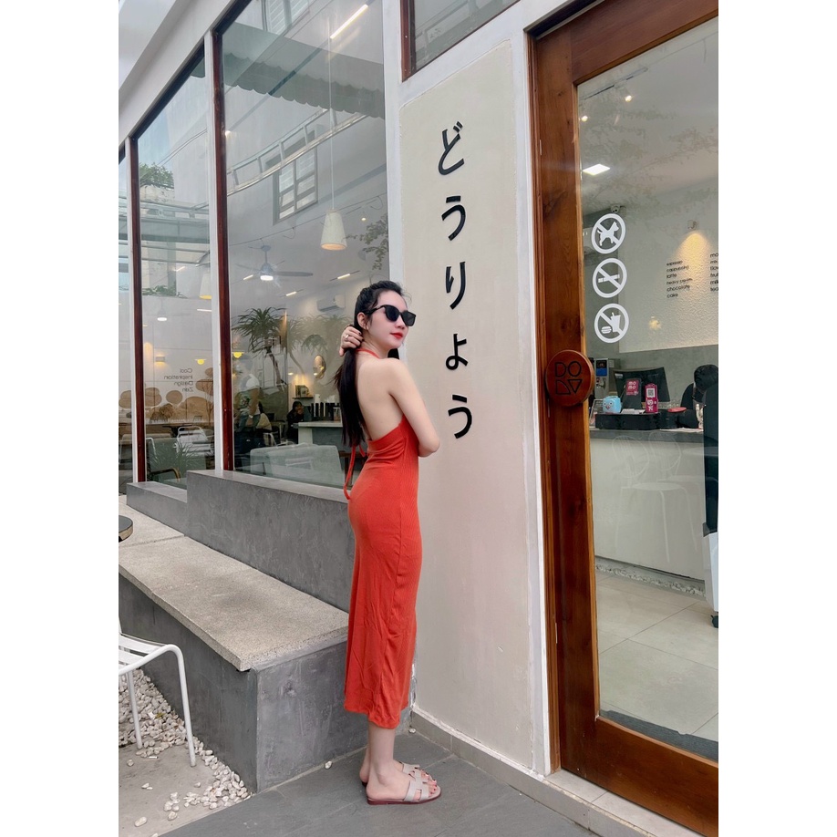 Đầm yếm hở lưng luồn dây ôm body xẻ tà dáng dài trơn cực hot , chất thun gân mềm mịn tv