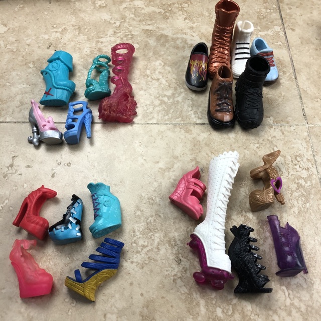 PK M- Giày lẻ chiếc cho búp bê monster high