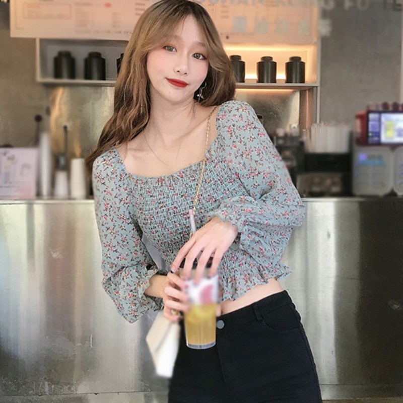 Áo tay ngắn cổ vuông in hoa kiểu dáng quyến rũ