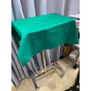 Khăn xanh trải bàn tít