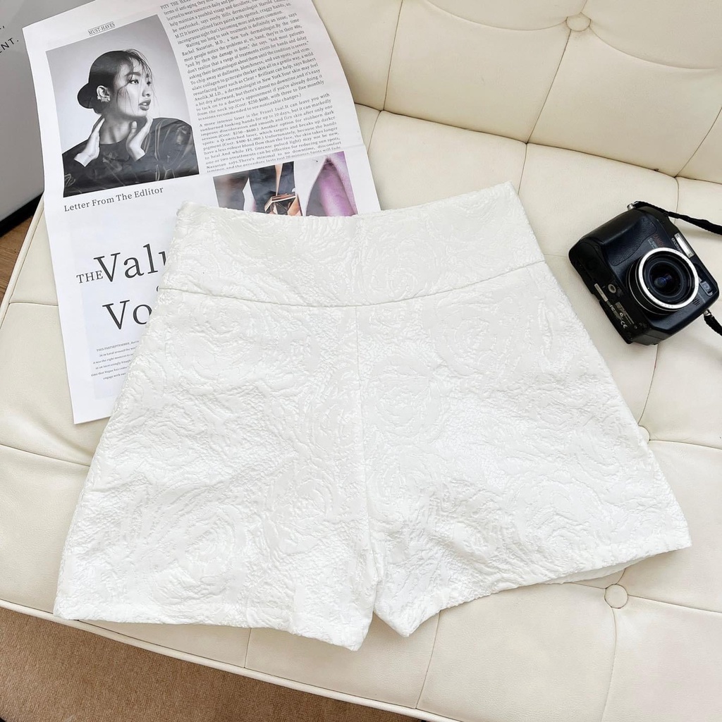 Quần đùi gấm hoa đai siêu cao, tôn dáng cực kì, có lớp lót dày dặn