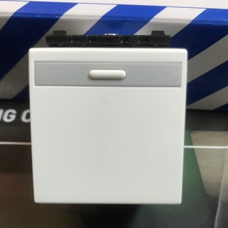 Công tắc 2 Chiều Và 1 Chiều loại trung Panasonic Refina