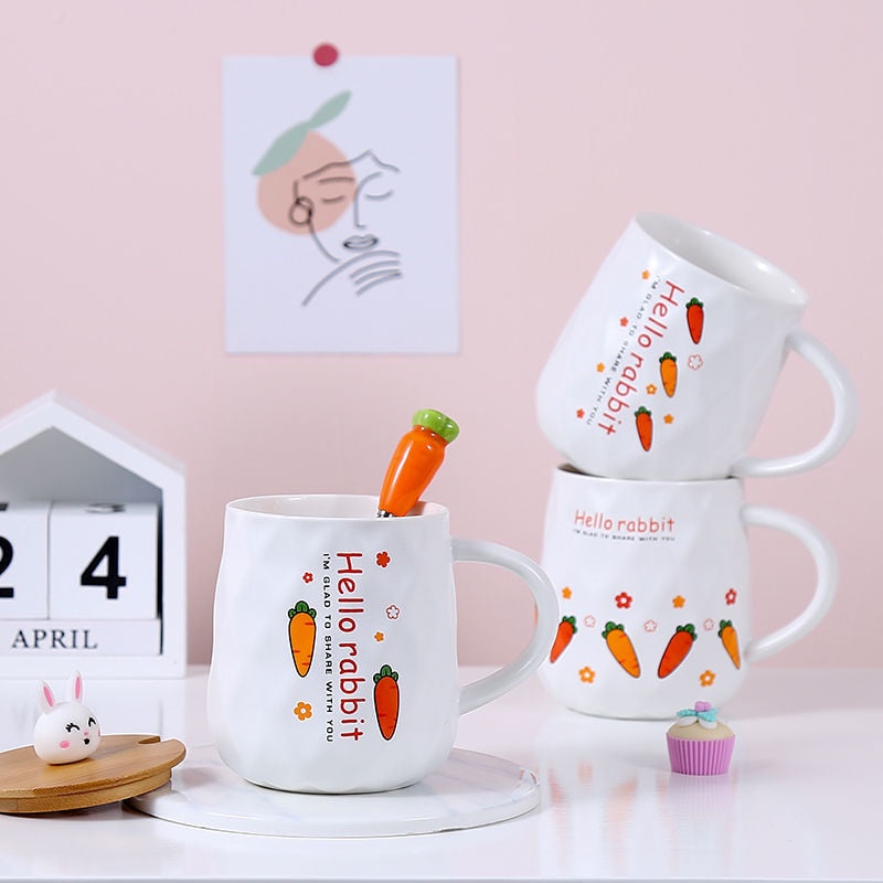 Cốc sứ hình THỎ HAPPY TIME Khắc Tên, In LOGO theo yêu cầu,  ly sứ giữ nhiệt CÓ NẮP và THÌA, dung tích 470ml