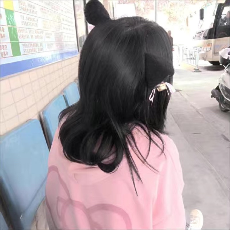 Áo khoác màu hồng in hình chiếc nơ hellokitty sau áo