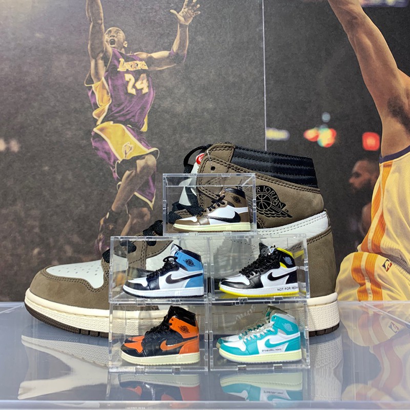 Móc Khóa Giày Jordan 1 Retro Royal Royal - Mô Hình Giày Sneaker Mini