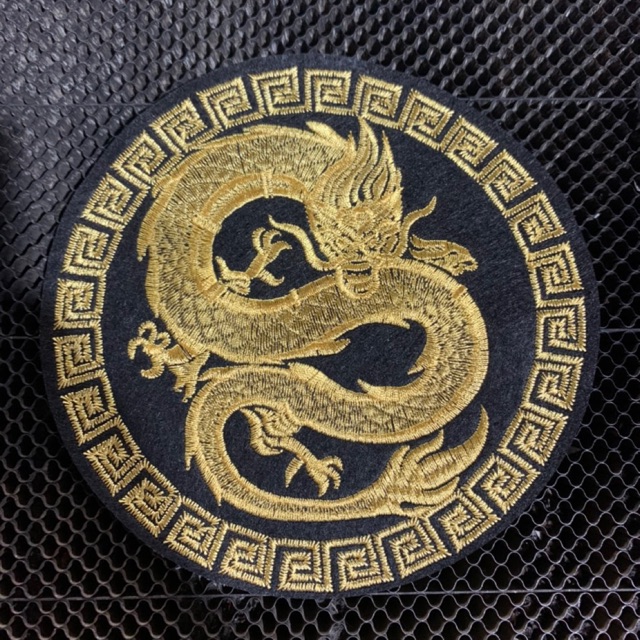 Sticker thêu rồng vàng