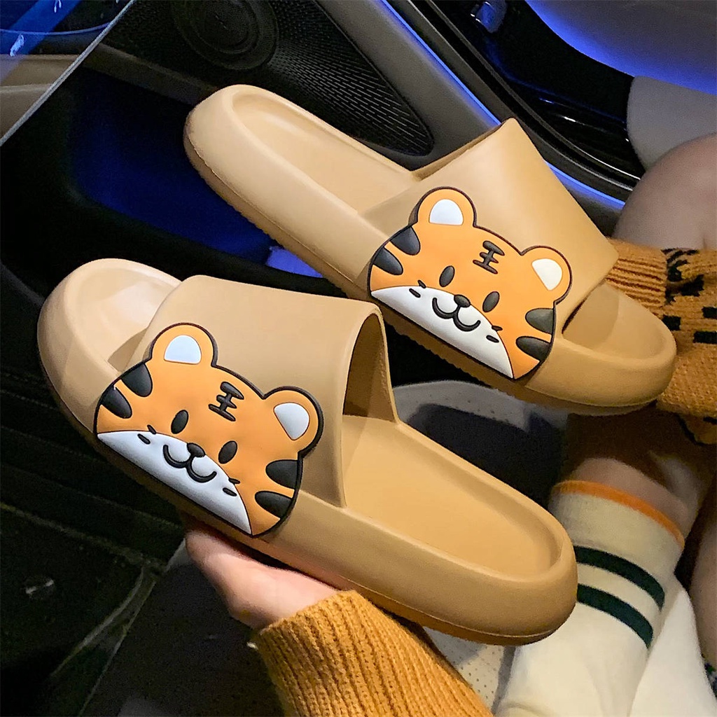 Dép quai ngang đế bánh mì hottrend đính hình tiểu hổ cực xinh
