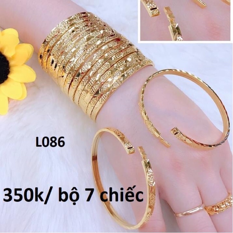 bộ vòng tuần 7 chiếc khoá bấm mạ vàng.