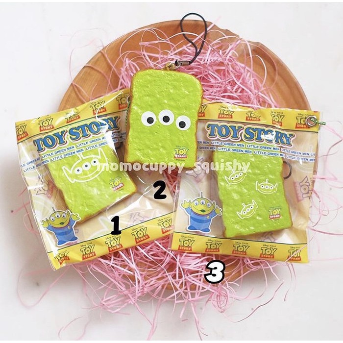 Đồ Chơi Squishy Hình Bánh Mì Người Ngoài Hành Tinh