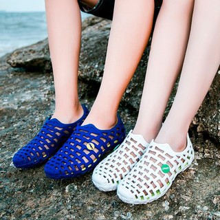 Giày lưới mùa hè - dép lỗ nam- lỗ thoáng khí- chống trượt- đi biển nam nữ- sandal lỗ màu hè