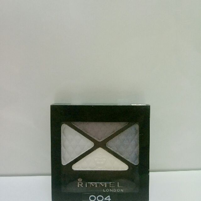 Phấn mắt Rimmel London và Revlon Colorstay