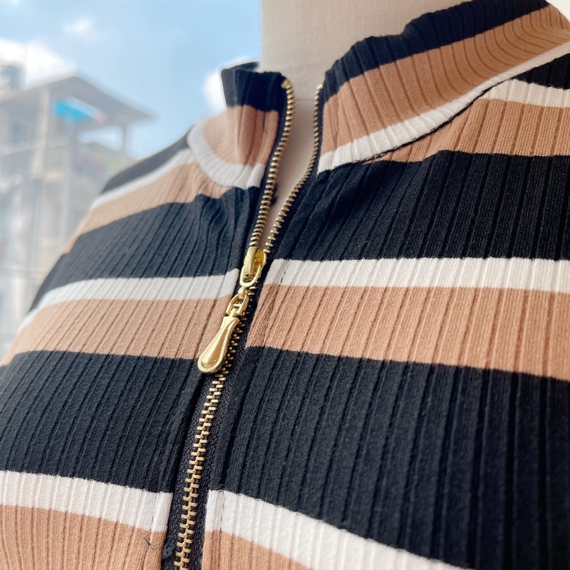 Áo croptop thun thiết kế sọc ngang khóa đồng MIEU - JMR03