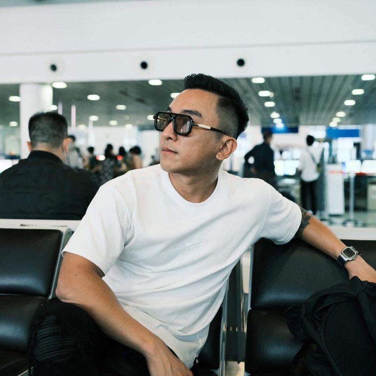 Gọng kính cận vuông nam nữ Kuboraum thời trang Hot trend 2022 Lumos 86582