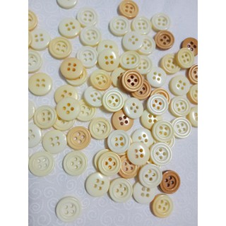 Nút áo màu loang vàng size 1,1 cm