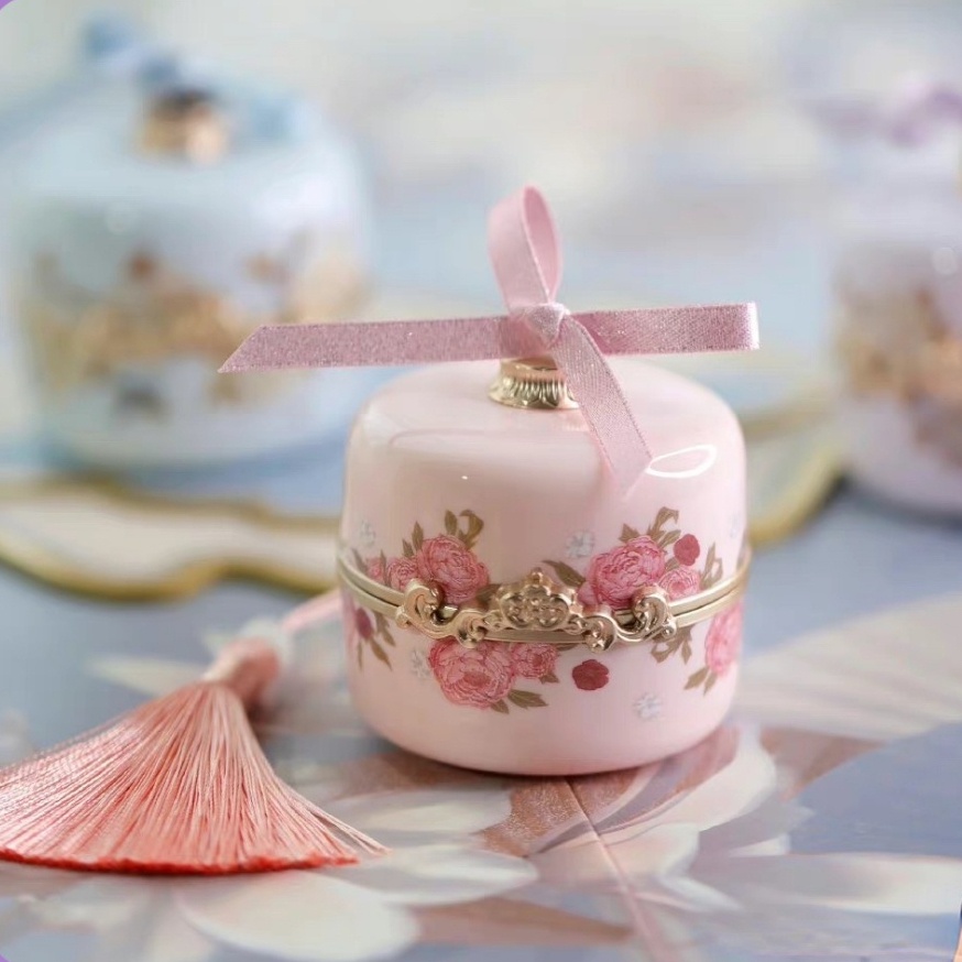 Phấn Má Hồng Khắc Họa Tiết Hoa Màu Tím Thần Tiên Thơ Mộng
