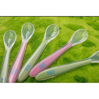 MB1988 Thìa silicone siêu mềm cho bé ăn dặm