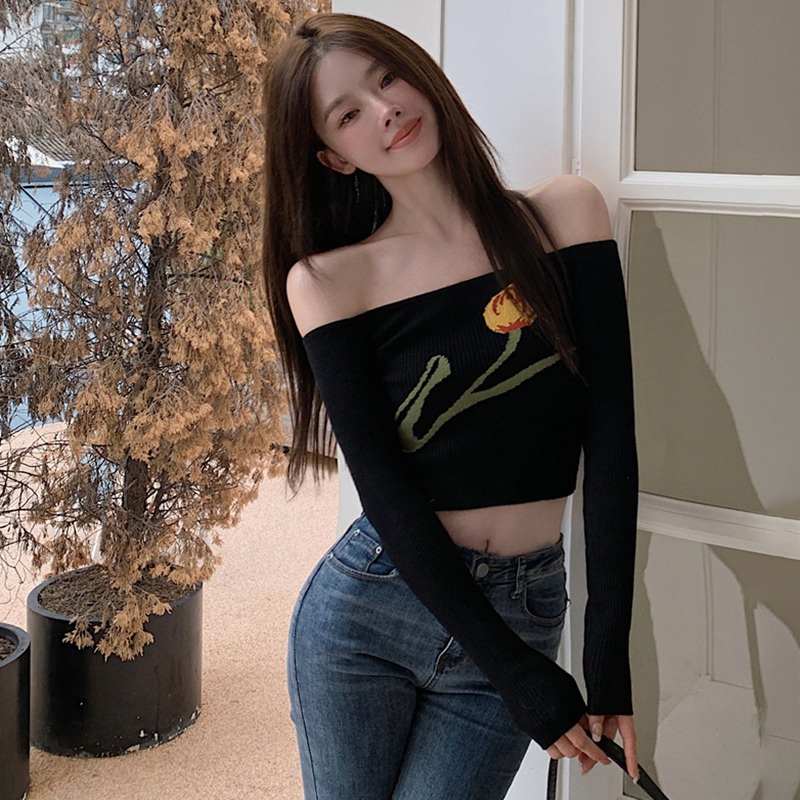 Áo Croptop Trễ Vai Tay Dài Hoạ Tiết Hoa Phong Cách Retro Hàn Quốc