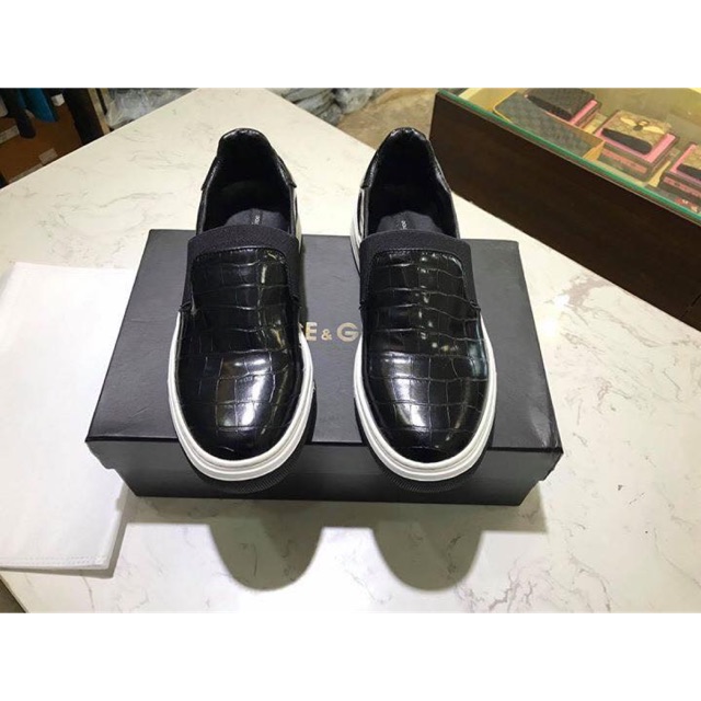 Giày slip on dg
