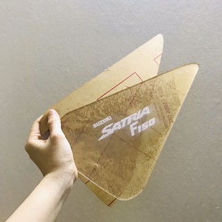 Mica ốp sườn trong suốt Satria 150