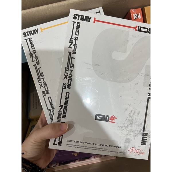 Nhãn dán Go Live 2 màu vàng đỏ của Stray Kids